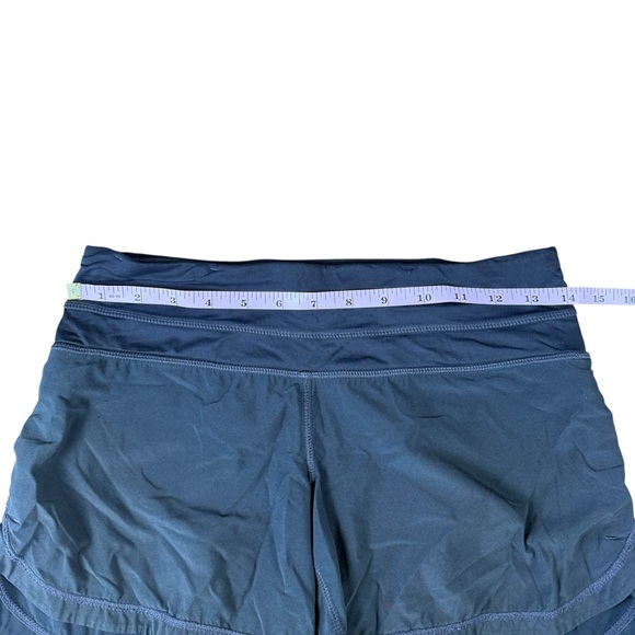 Lululemon Black Shorts Size 2 - Picture 4 of 5